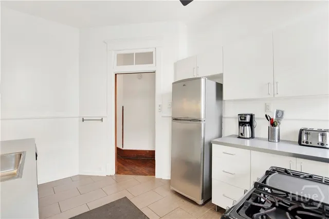 $3,800 | 118 West Waldburg Street, Savannah, GA 31401