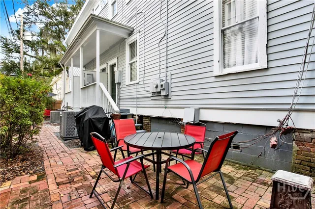 $3,800 | 118 West Waldburg Street, Savannah, GA 31401