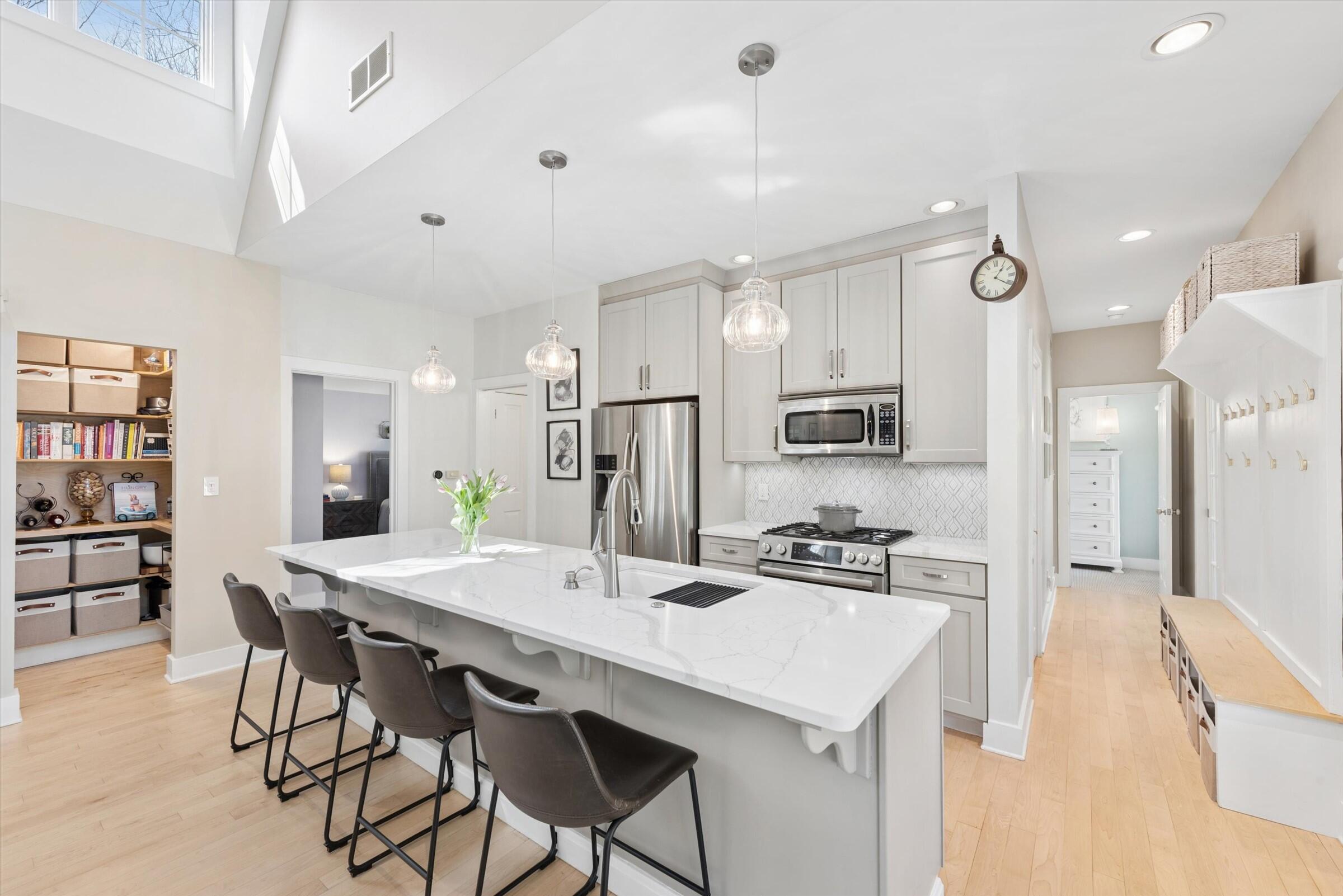 9948 Cottage Lane Union Pier, MI 49129 - Photo 5 of 44 16-Kitchen