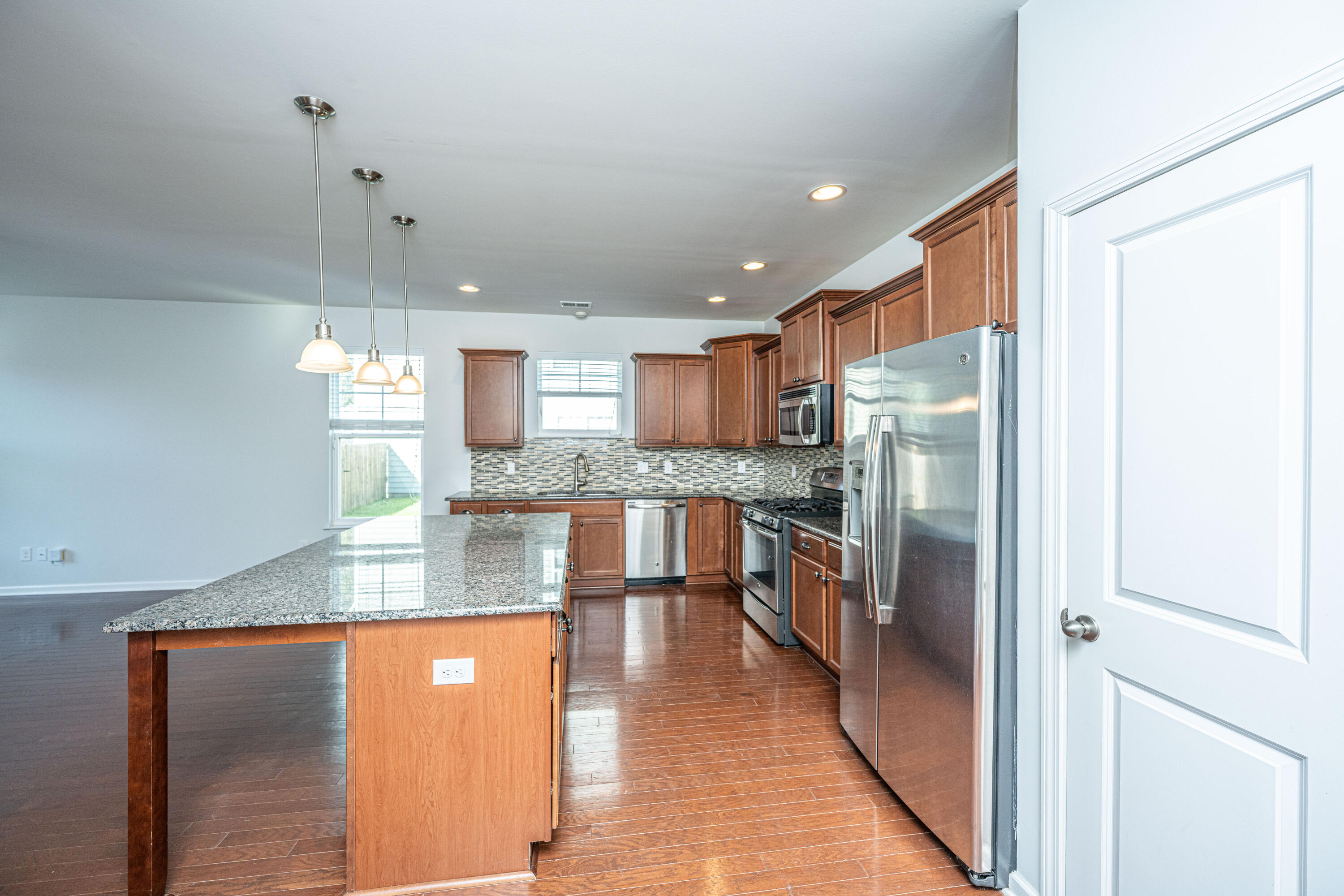 117 Hickory Ridge Way Summerville, SC 29483 - Photo 13 of 34 117HickoryRidgeWay018