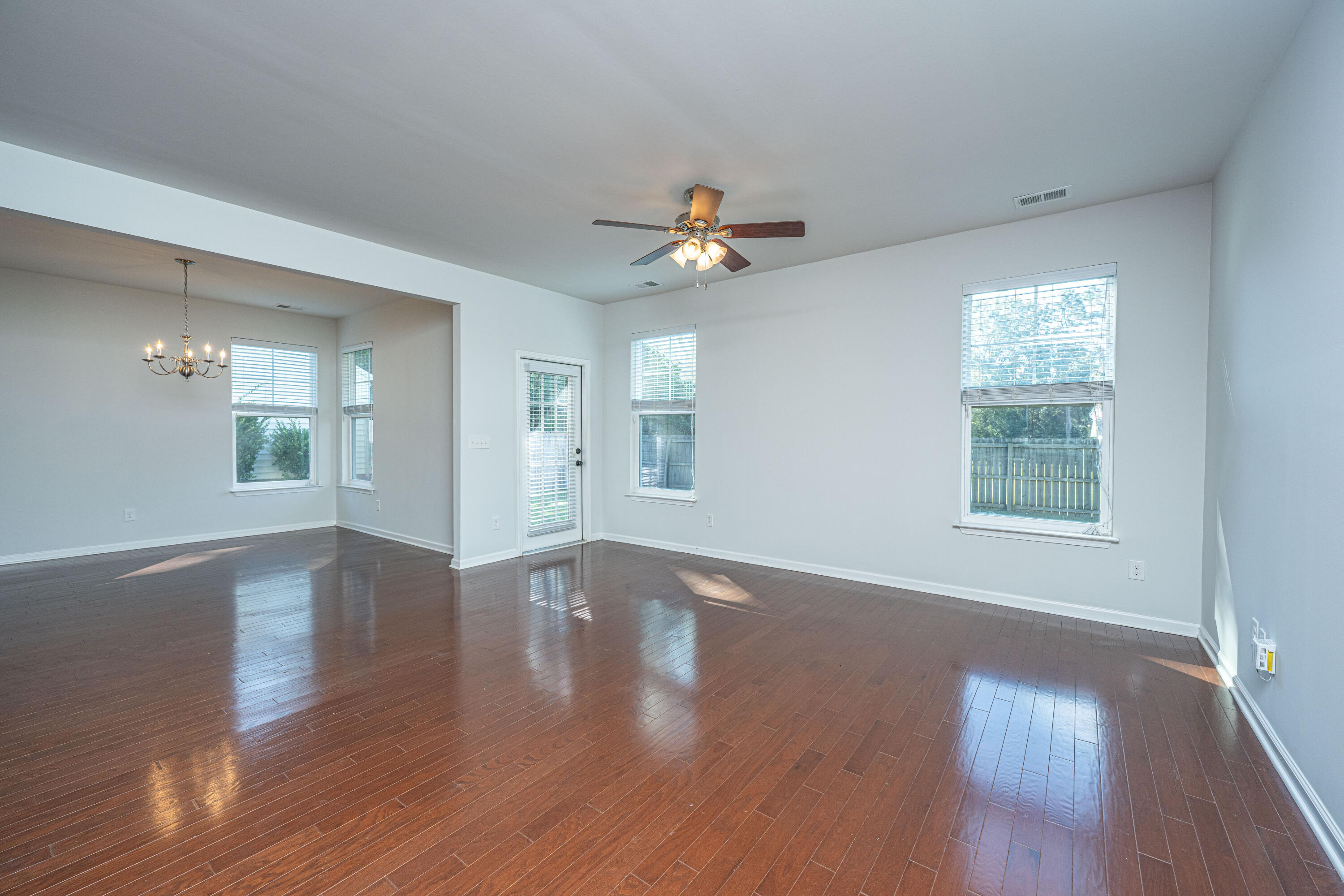 117 Hickory Ridge Way Summerville, SC 29483 - Photo 8 of 34 117HickoryRidgeWay012