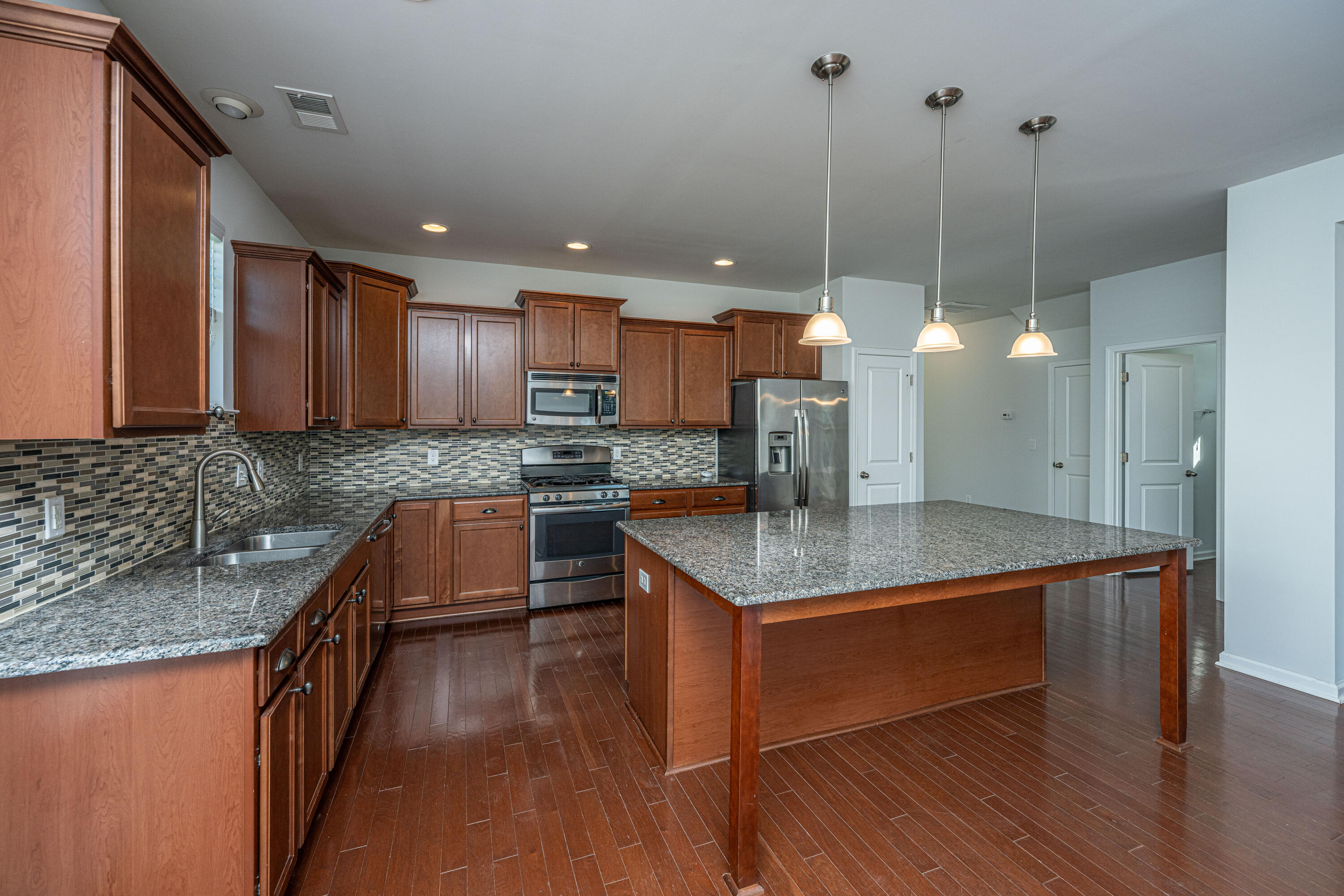 117 Hickory Ridge Way Summerville, SC 29483 - Photo 10 of 34 117HickoryRidgeWay015