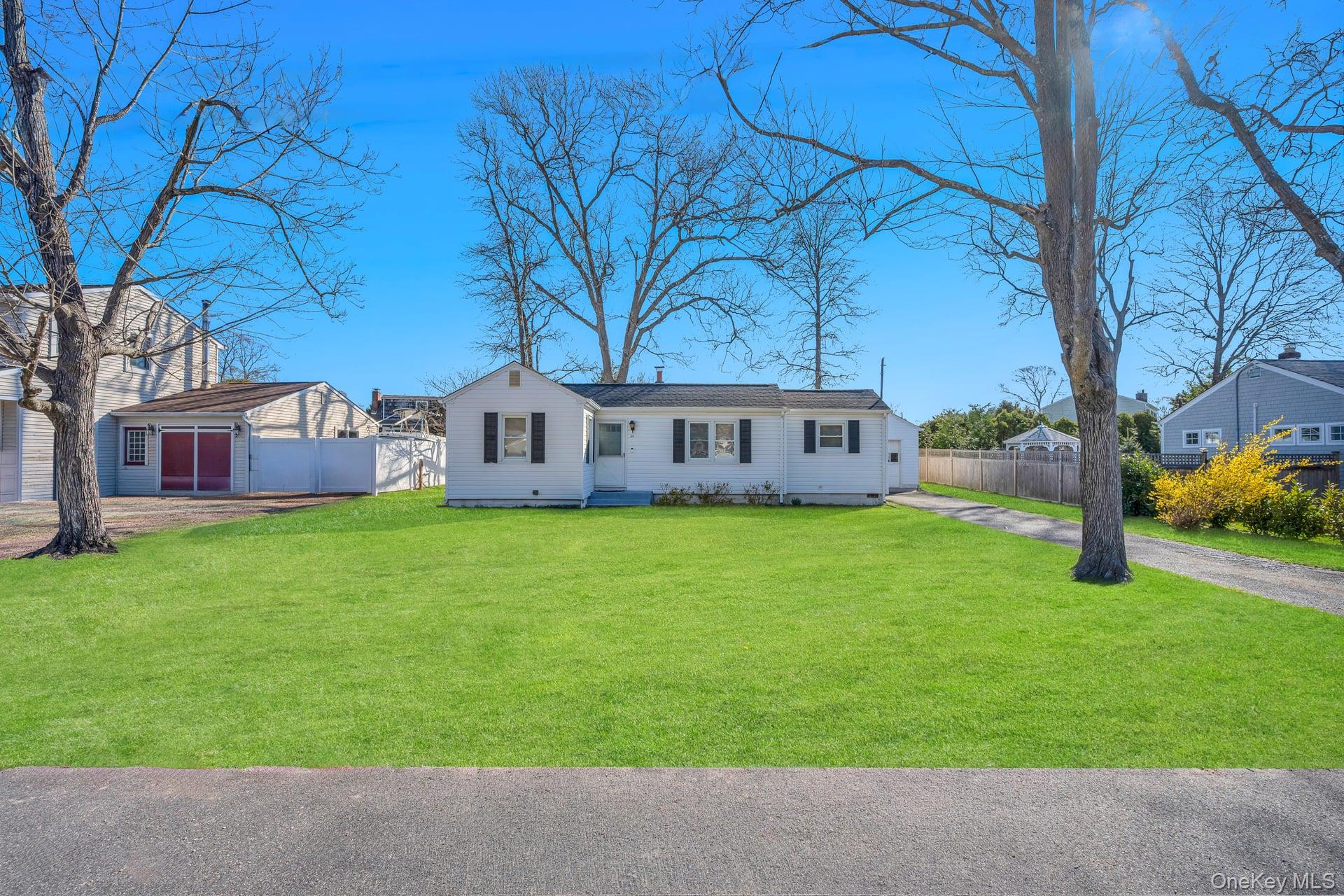 20 Willyn Road Blue Point, NY 11715 - Photo 7 of 33