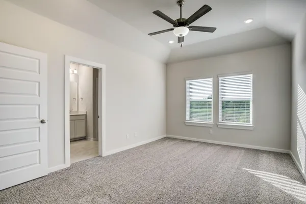 $2,500 | 629 Seabreeze Drive, Kemah, TX 77565