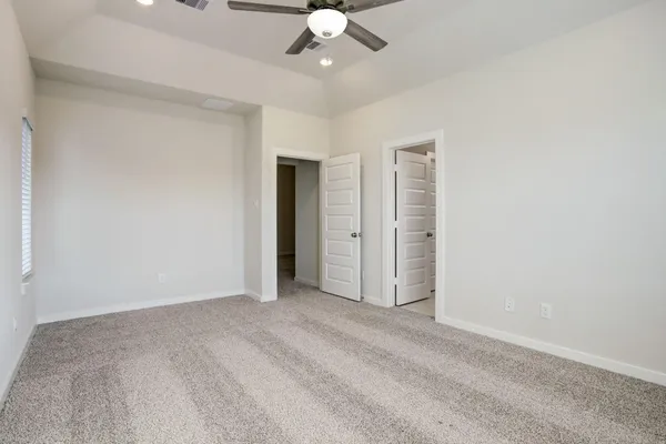 $2,500 | 629 Seabreeze Drive, Kemah, TX 77565