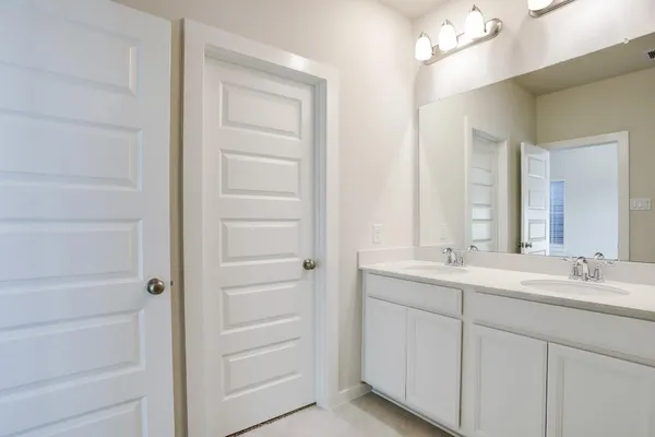 $2,500 | 629 Seabreeze Drive, Kemah, TX 77565