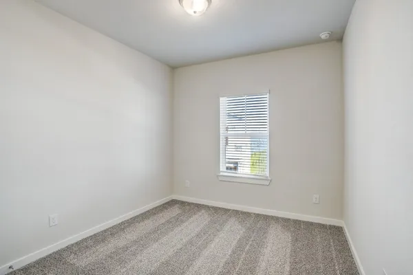 $2,500 | 629 Seabreeze Drive, Kemah, TX 77565