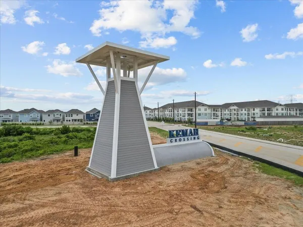 $2,500 | 629 Seabreeze Drive, Kemah, TX 77565