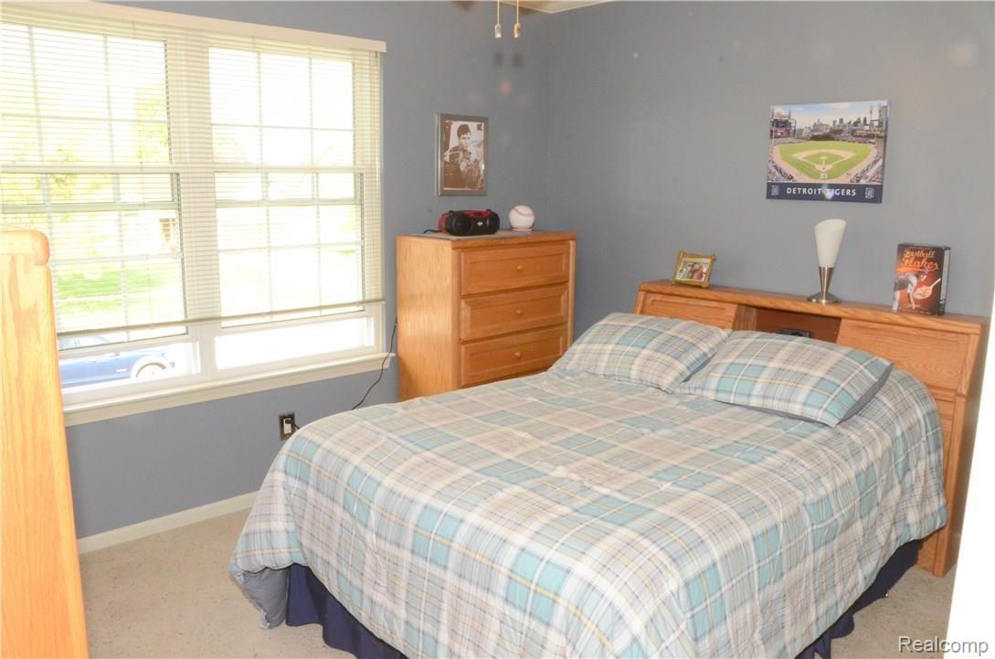 46719 Hanford Road Canton, MI 48187 - Photo 30 of 50 DSC_5852.JPG