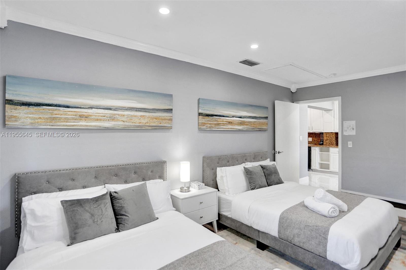 2797 Northeast 21st Terrace Lighthouse Point, FL 33064 - Photo 21 of 64