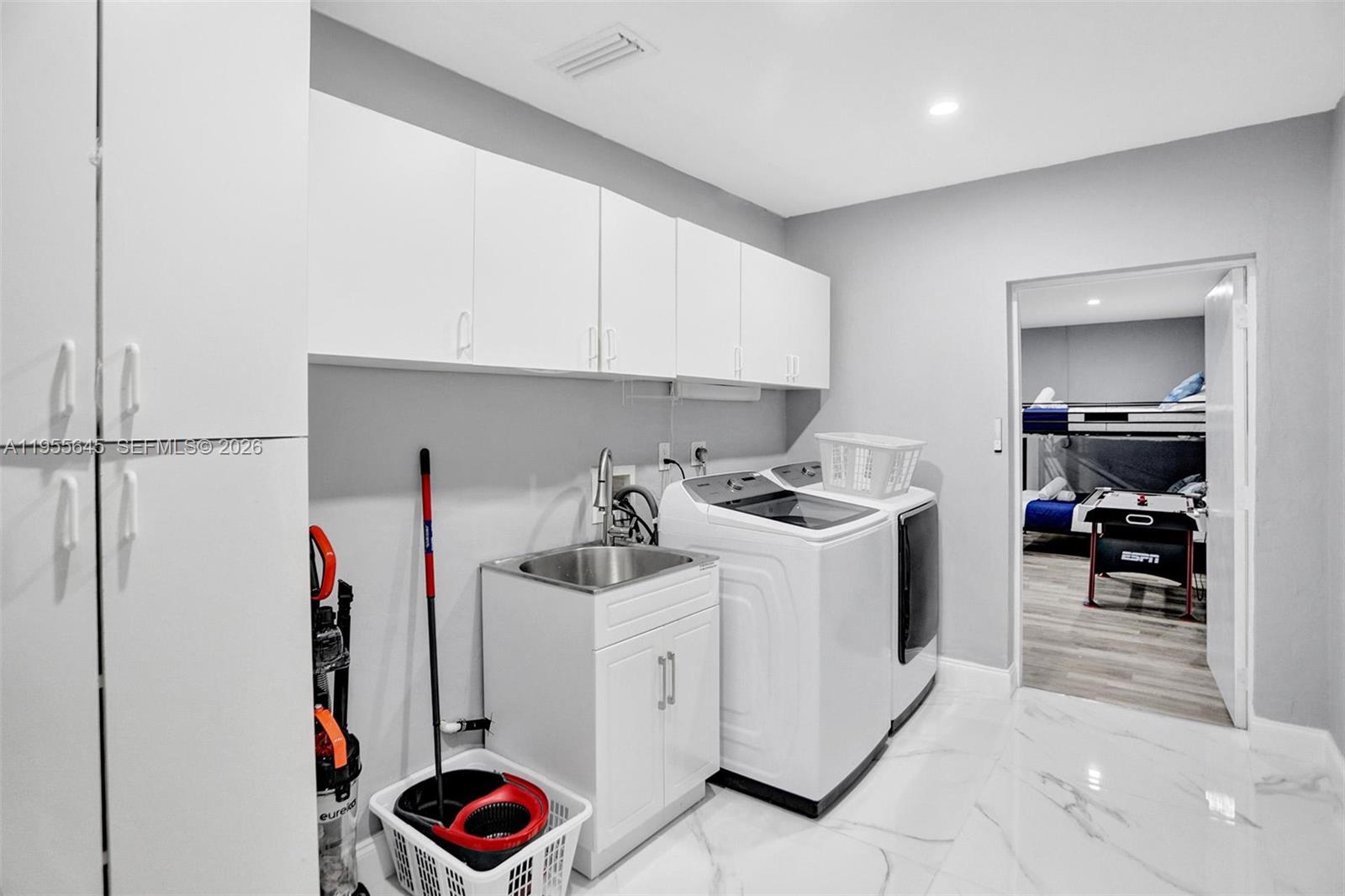 2797 Northeast 21st Terrace Lighthouse Point, FL 33064 - Photo 29 of 64