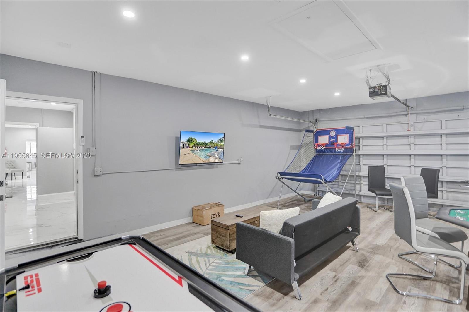 2797 Northeast 21st Terrace Lighthouse Point, FL 33064 - Photo 36 of 64