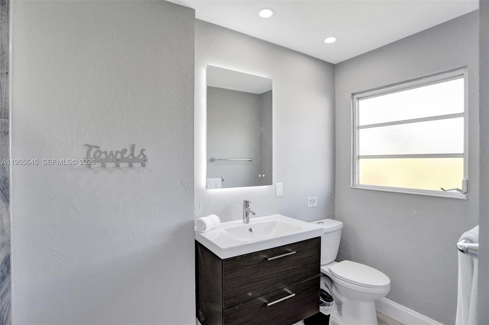 2797 Northeast 21st Terrace Lighthouse Point, FL 33064 - Photo 44 of 64