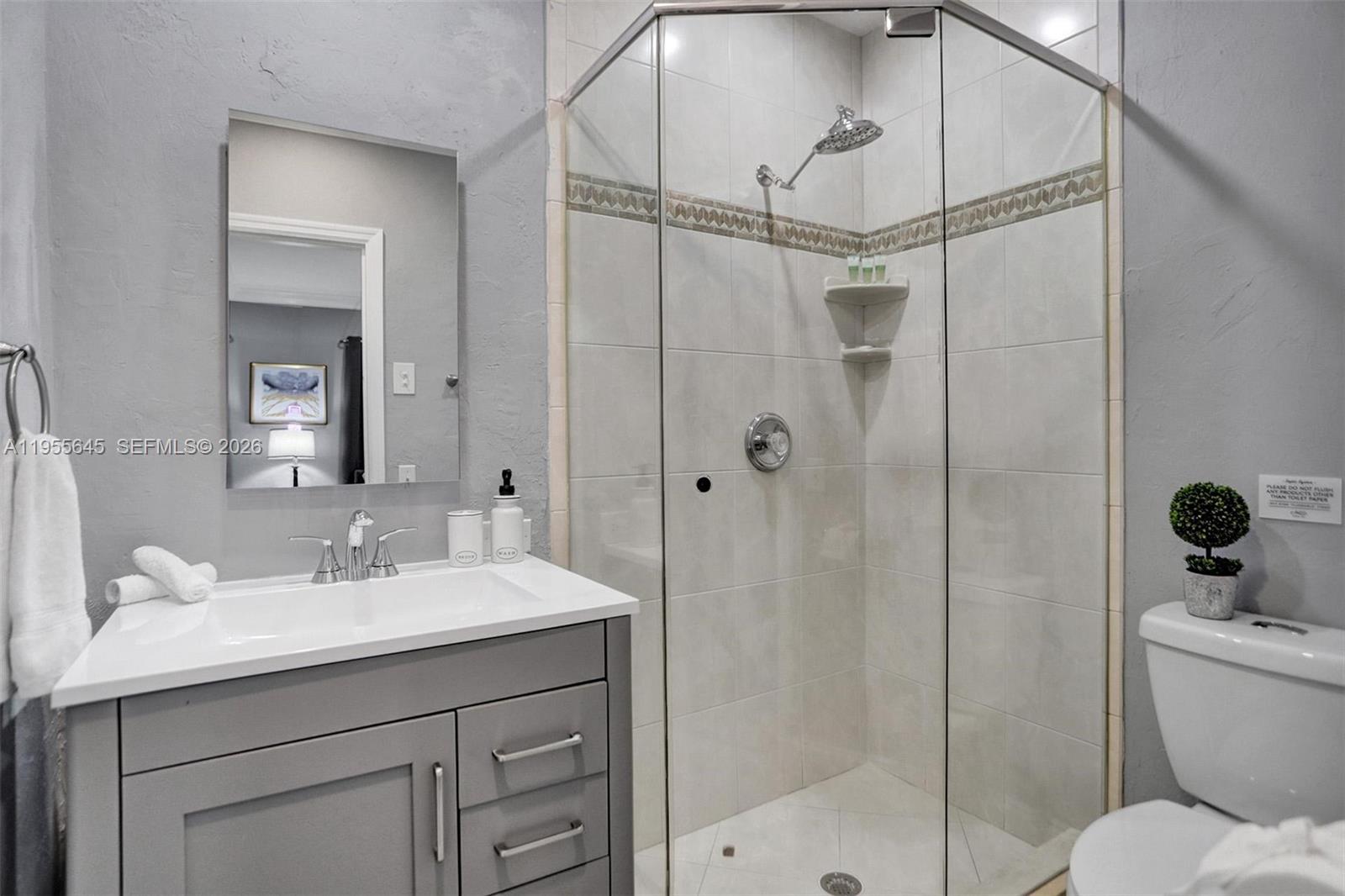 2797 Northeast 21st Terrace Lighthouse Point, FL 33064 - Photo 9 of 64