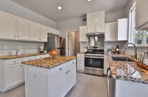 $999,000 | 887 Martiri Drive, Gilroy, CA 95020