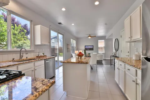 $999,000 | 887 Martiri Drive, Gilroy, CA 95020