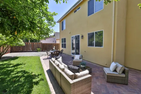 $999,000 | 887 Martiri Drive, Gilroy, CA 95020