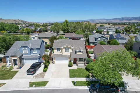 $999,000 | 887 Martiri Drive, Gilroy, CA 95020
