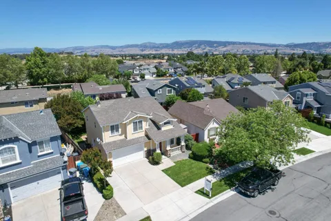 $999,000 | 887 Martiri Drive, Gilroy, CA 95020