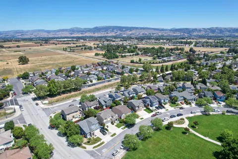 $999,000 | 887 Martiri Drive, Gilroy, CA 95020