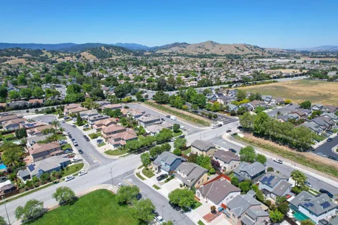$999,000 | 887 Martiri Drive, Gilroy, CA 95020
