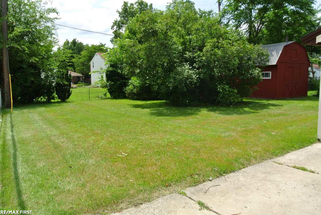 8668 Central Street Center Line, MI 48015 - Photo 5 of 27 31251954-4.JPG