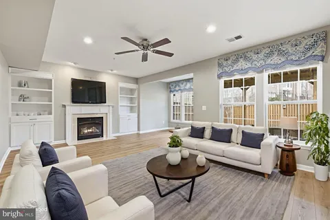 $825,000 | 19188 Sweig Terrace, Leesburg, VA 20176