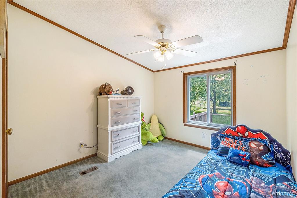 4486 Lapeer Road Burton, MI 48509 - Photo 17 of 31 Gallery Image 17