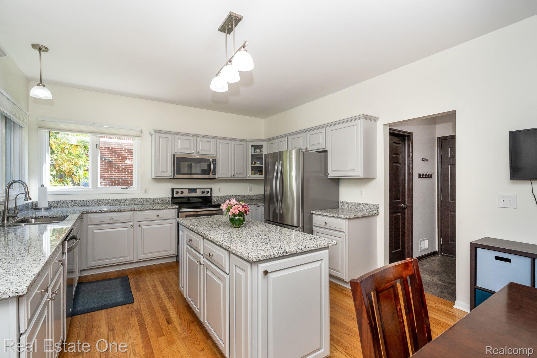 1143 Waycroft Lane Rochester, MI 48307 - Photo 17 of 54 Gallery Image 17