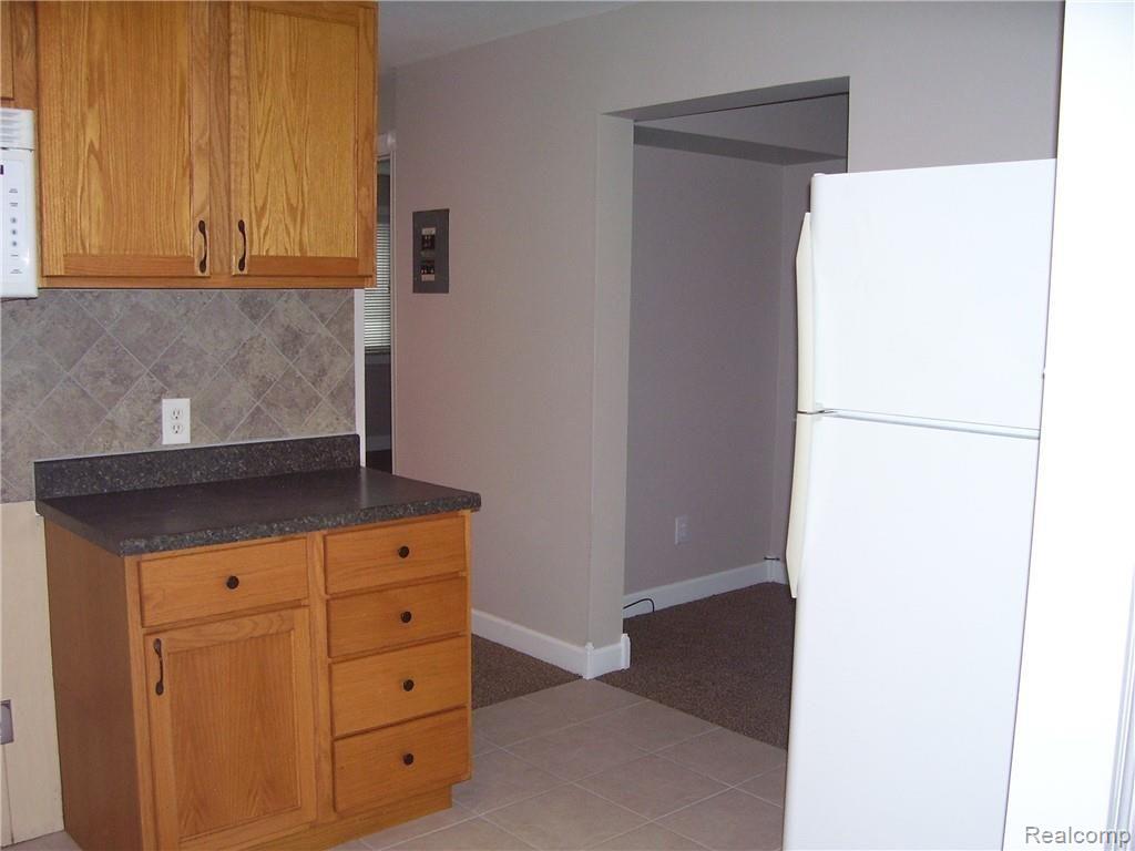 29582 Hoover Road Warren, MI 48093 - Photo 6 of 16
