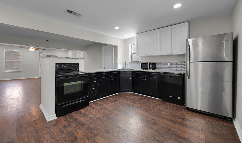 2709 Sarah Street Waco, TX 76706 - Photo 12 of 28