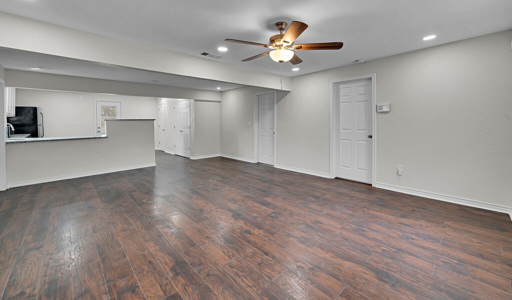 2709 Sarah Street Waco, TX 76706 - Photo 4 of 28