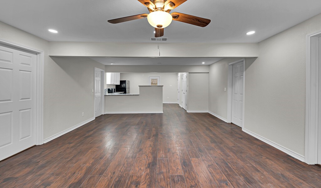 2709 Sarah Street Waco, TX 76706 - Photo 5 of 28