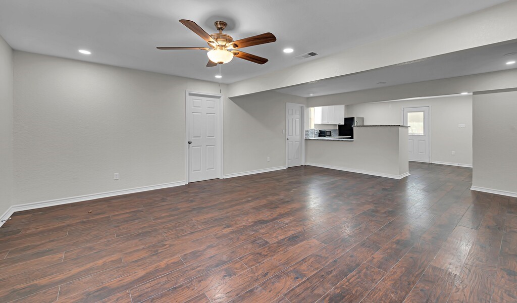 2709 Sarah Street Waco, TX 76706 - Photo 6 of 28