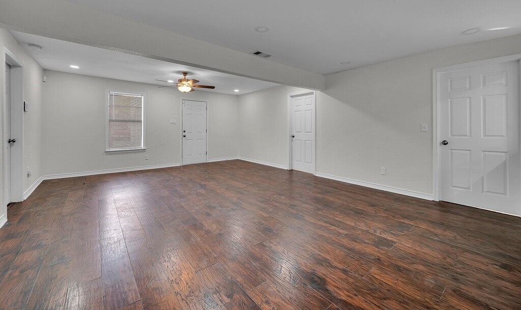 2709 Sarah Street Waco, TX 76706 - Photo 7 of 28