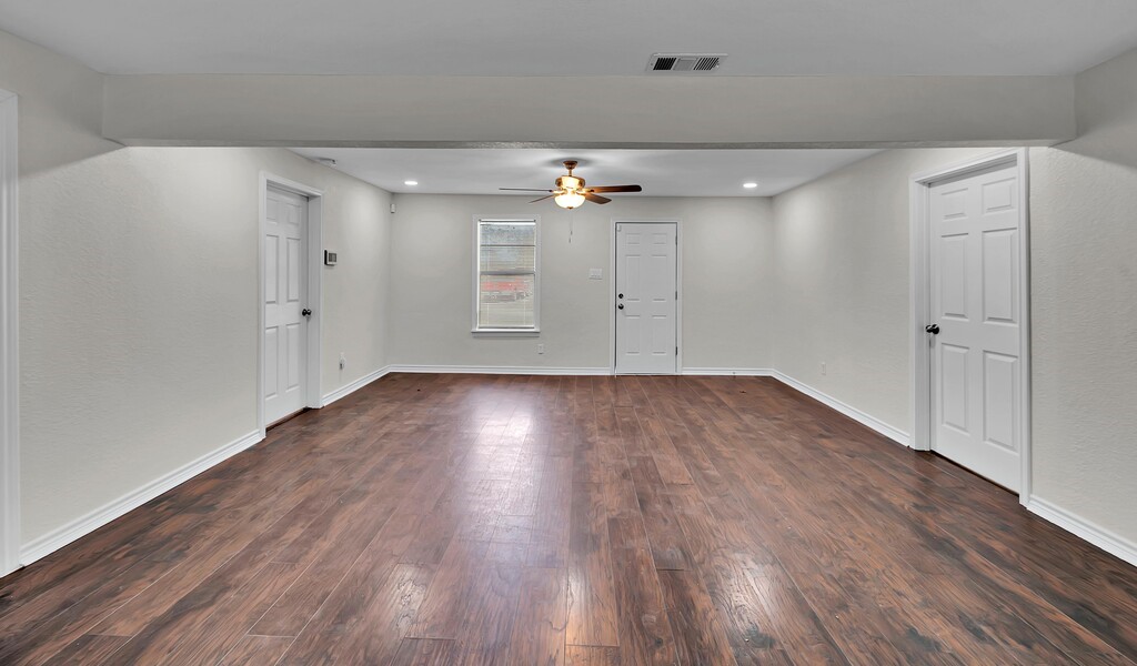 2709 Sarah Street Waco, TX 76706 - Photo 8 of 28