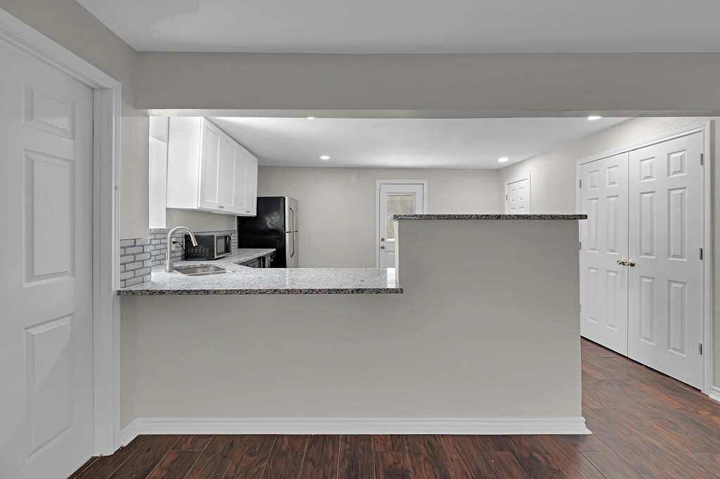 2709 Sarah Street Waco, TX 76706 - Photo 10 of 28