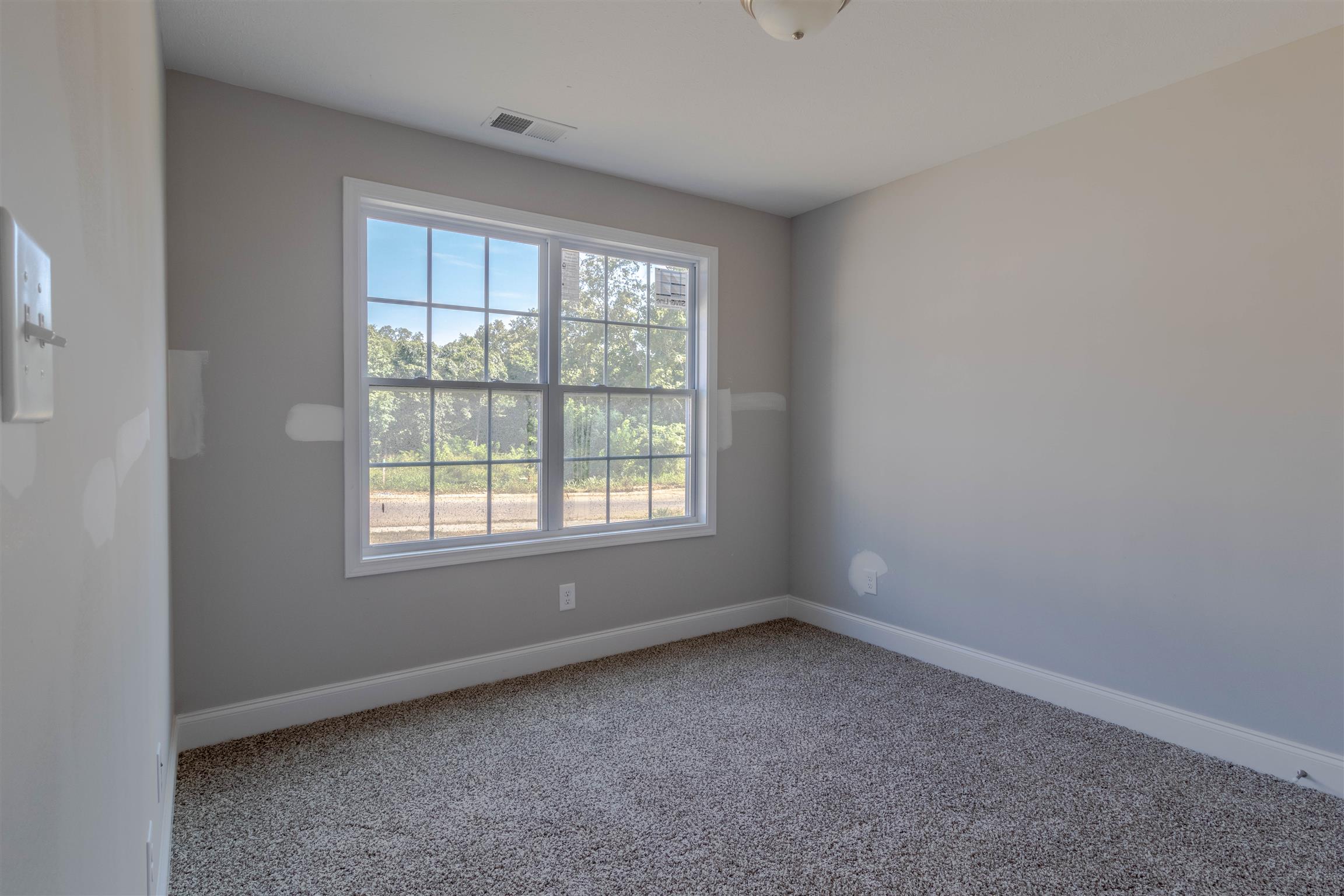 1887 Rains Road Clarksville, TN 37042 - Photo 14 of 23 Gallery Image 14