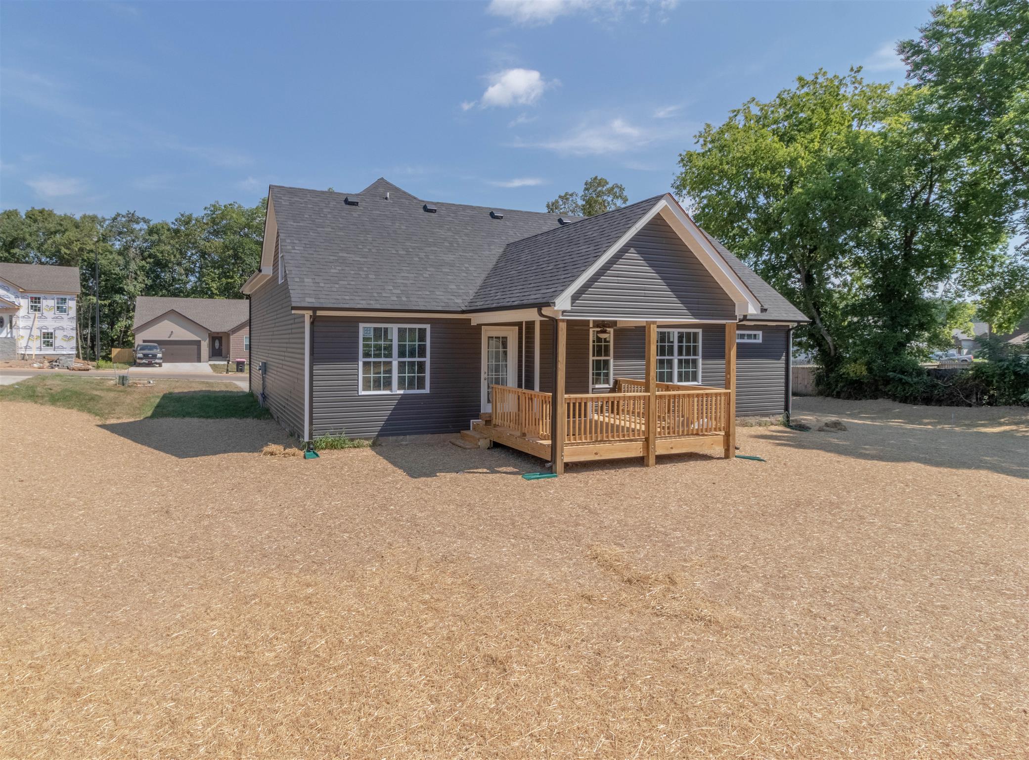 1887 Rains Road Clarksville, TN 37042 - Photo 20 of 23 Gallery Image 20
