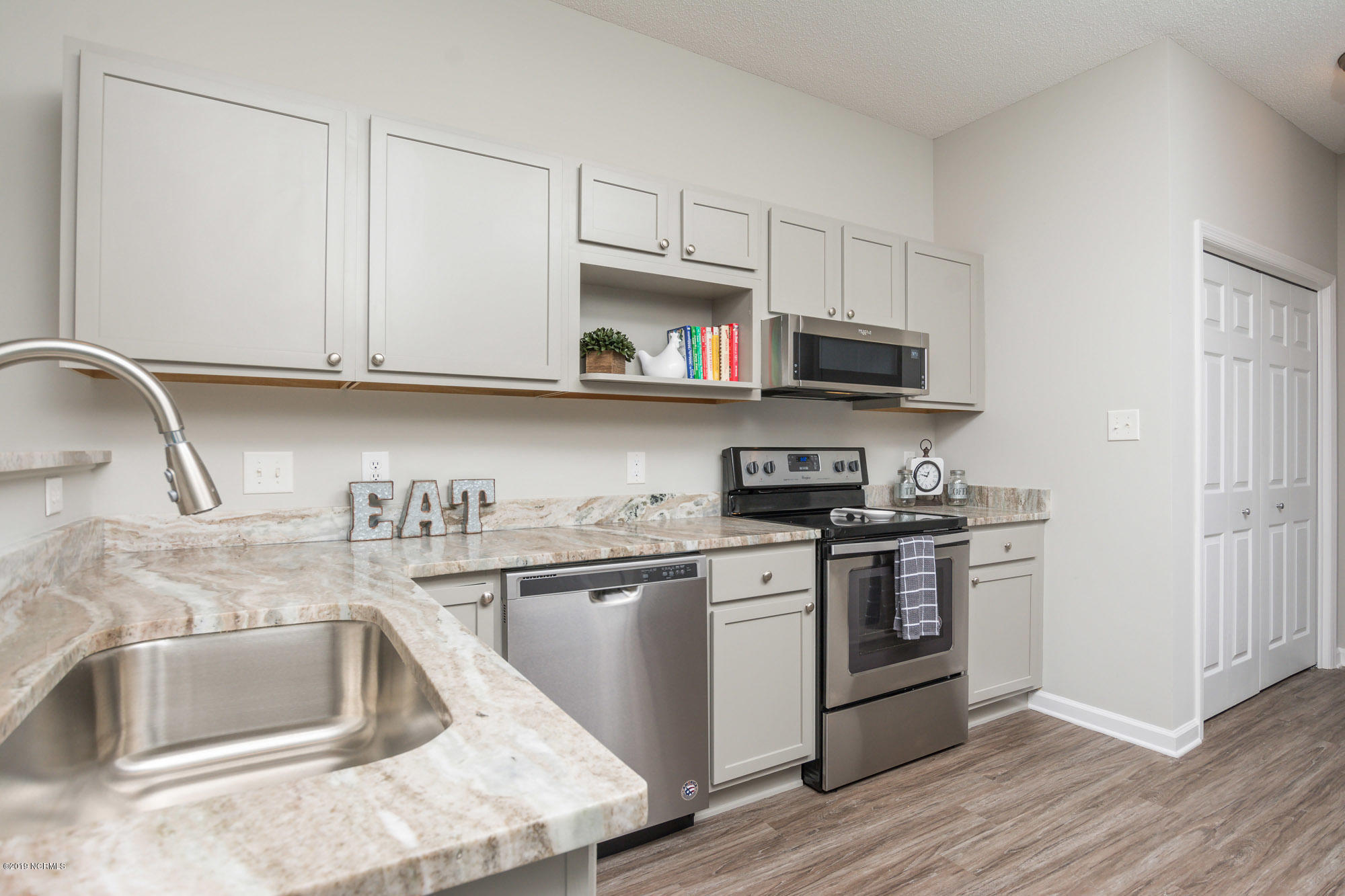 235 Core Road Richlands, NC 28574 - Photo 11 of 32 DSC_5888