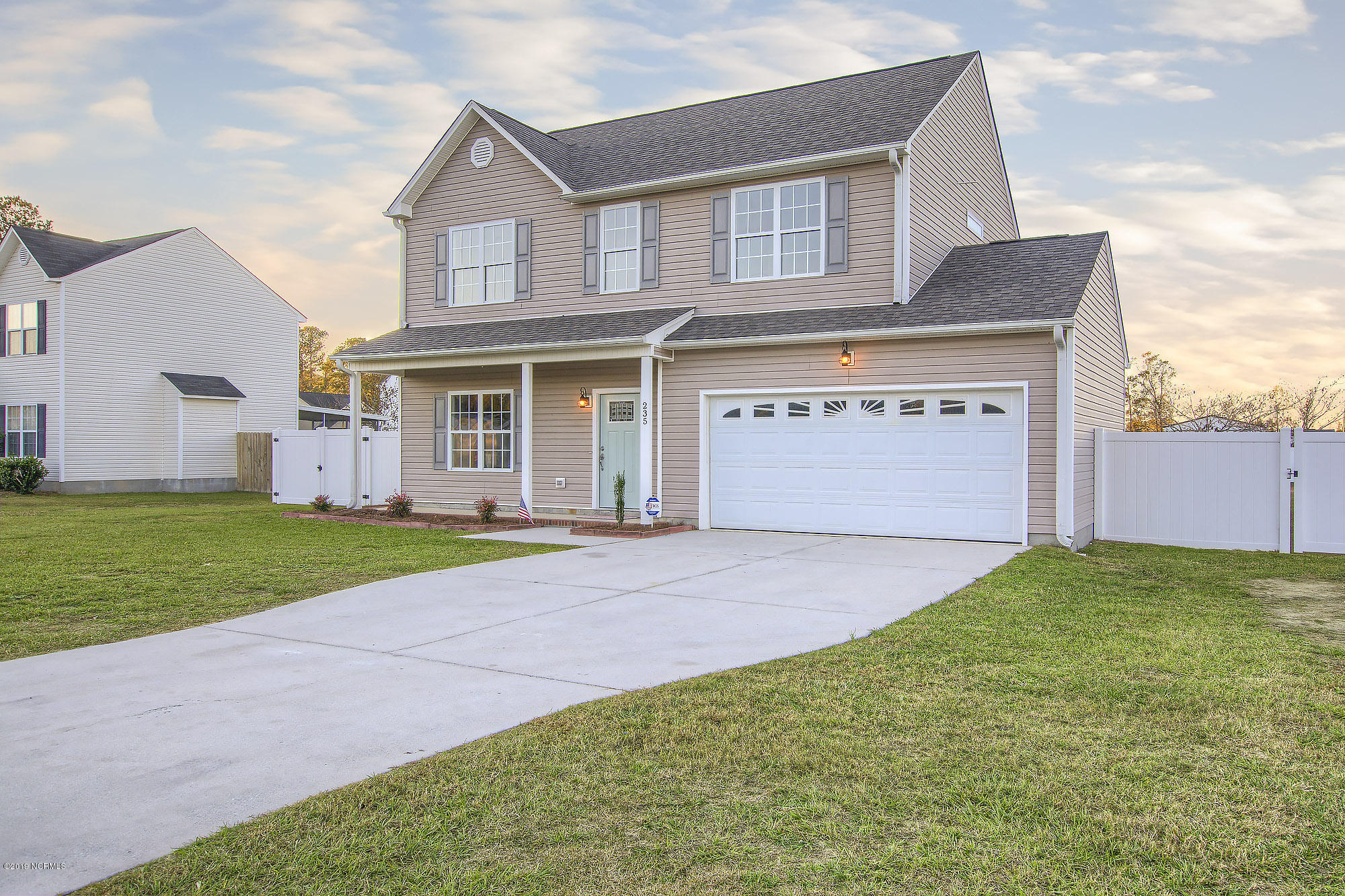 235 Core Road Richlands, NC 28574 - Photo 2 of 32 DSC_5925_6_7_8_9