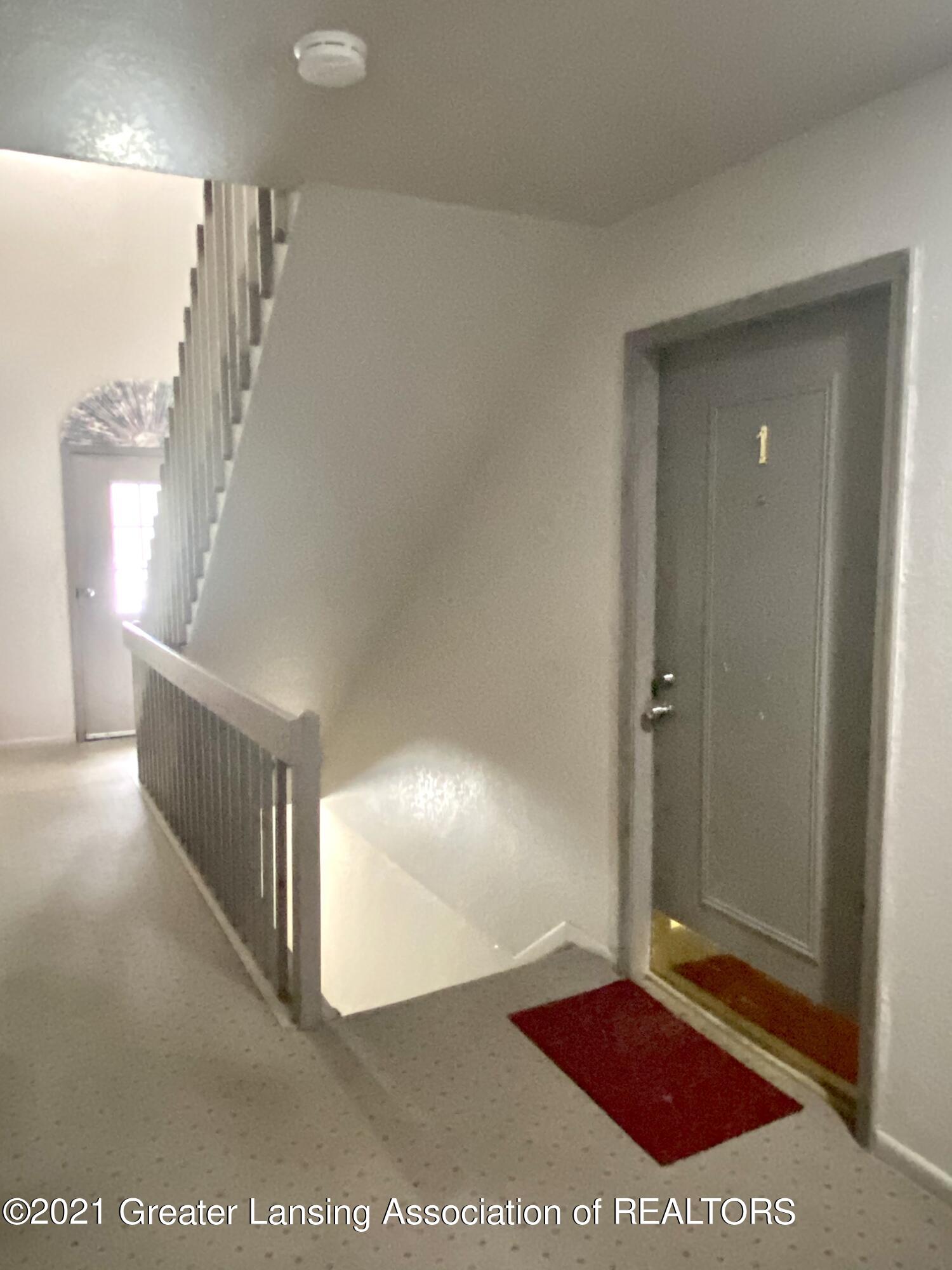 5402 Maple Ridge Road, Unit 24 Haslett, MI 48840 - Photo 5 of 25 AABBBE14-C4EE-4906-B208-6D53A6370E56
