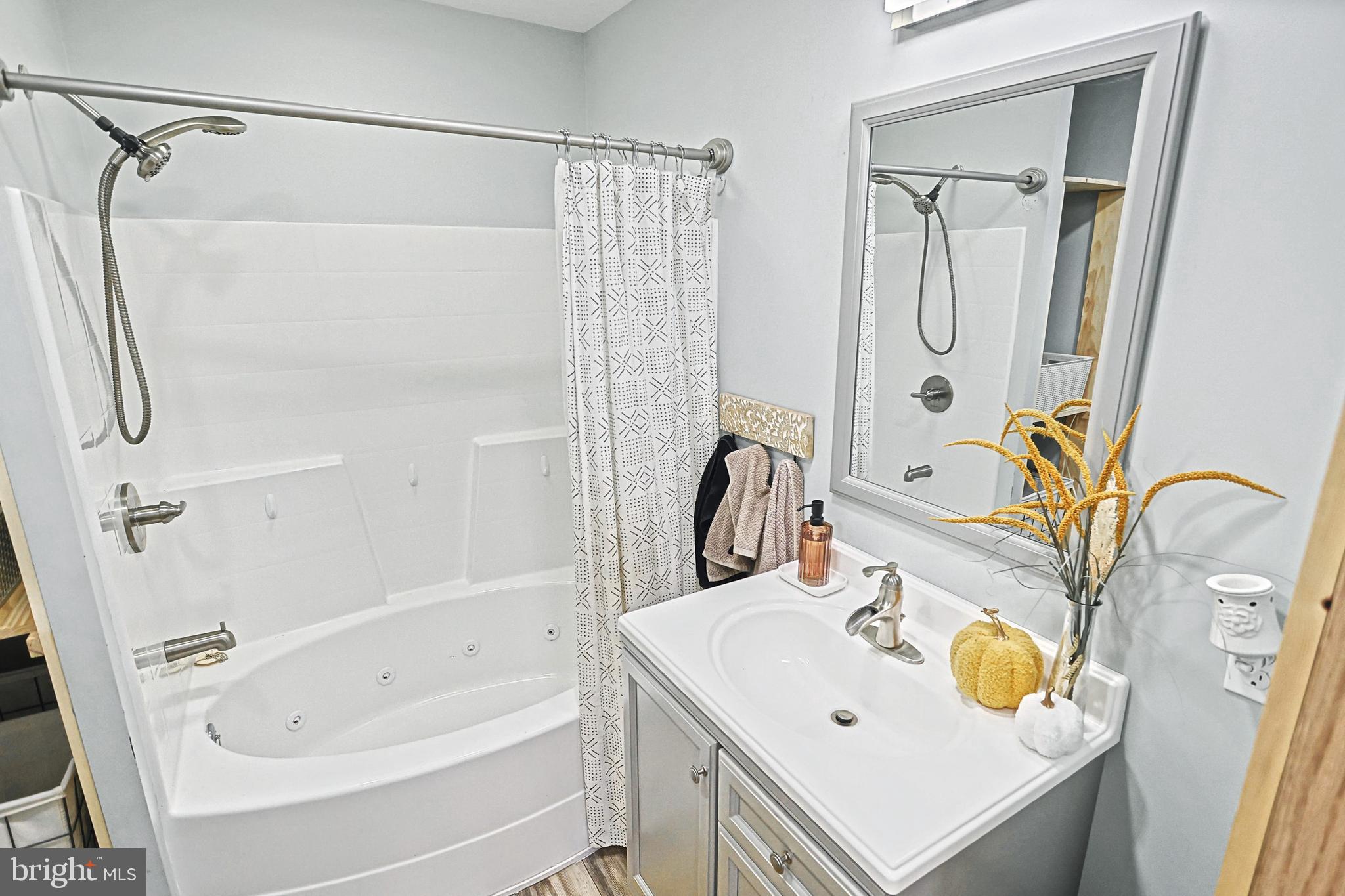 245 Andersontown Road Dover, PA 17315 - Photo 25 of 41 Main bath