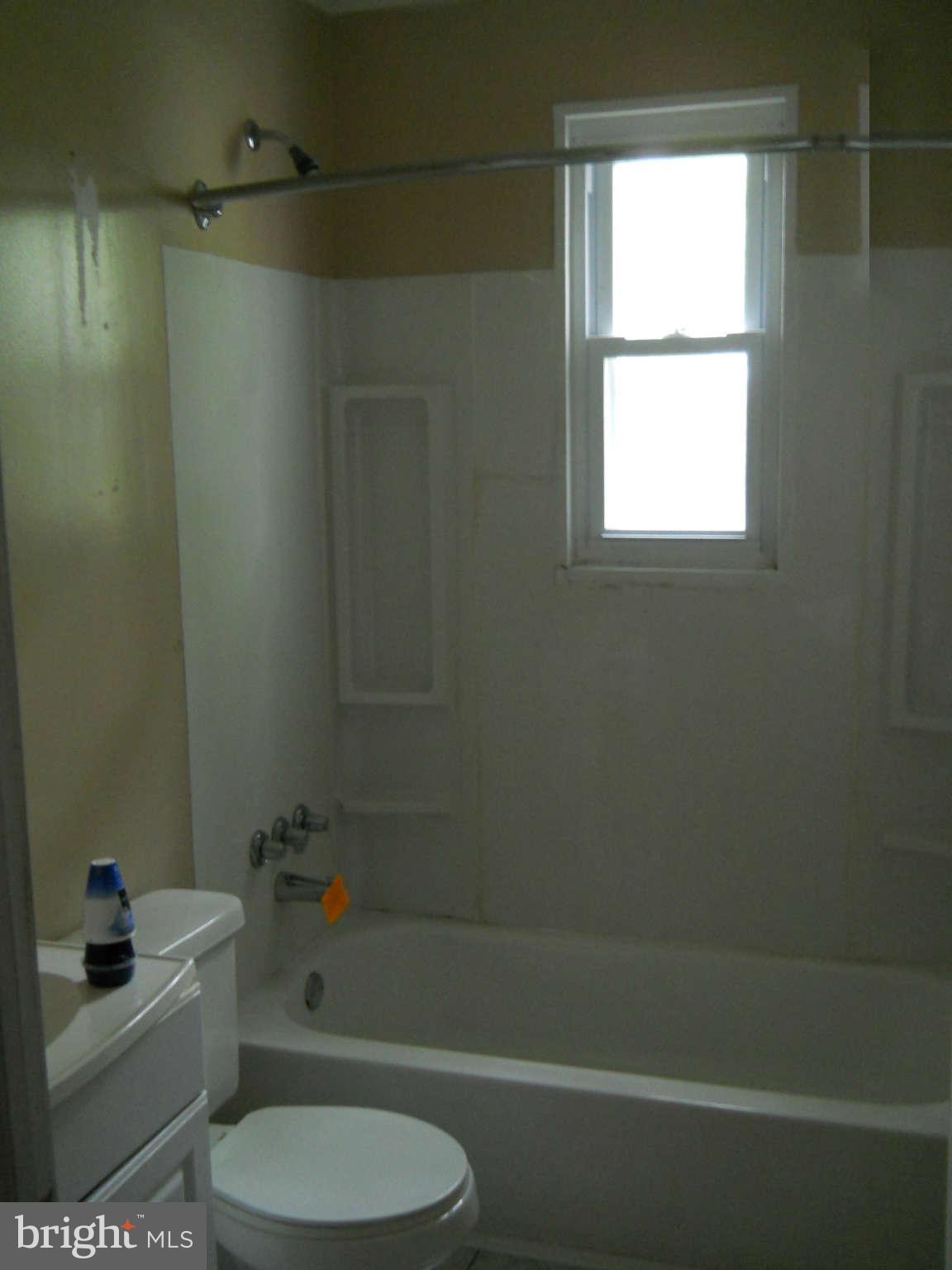 401 Old Home Road Baltimore, MD 21206 - Photo 14 of 18 Bath