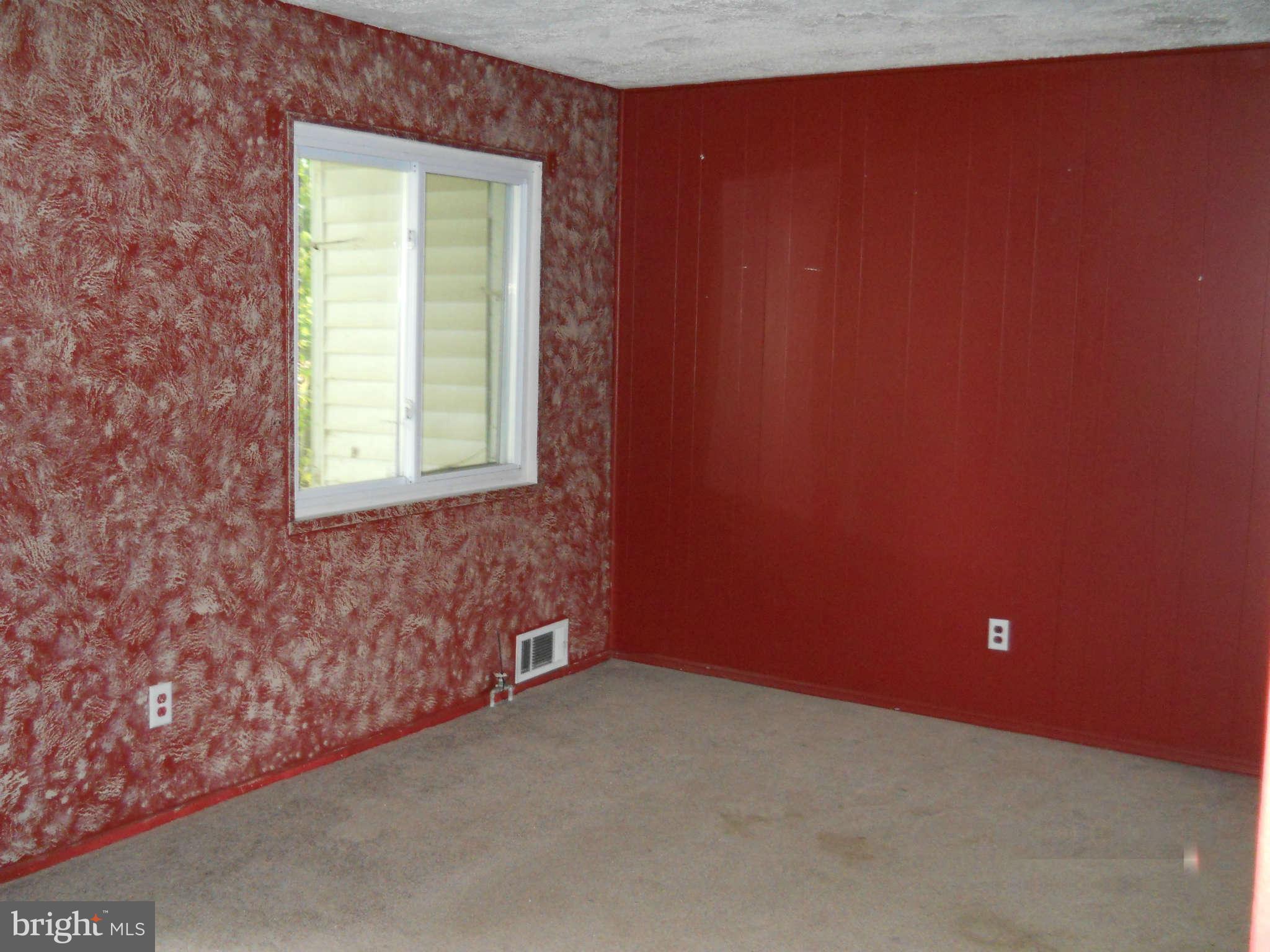 401 Old Home Road Baltimore, MD 21206 - Photo 8 of 18 Living Room-Photo two