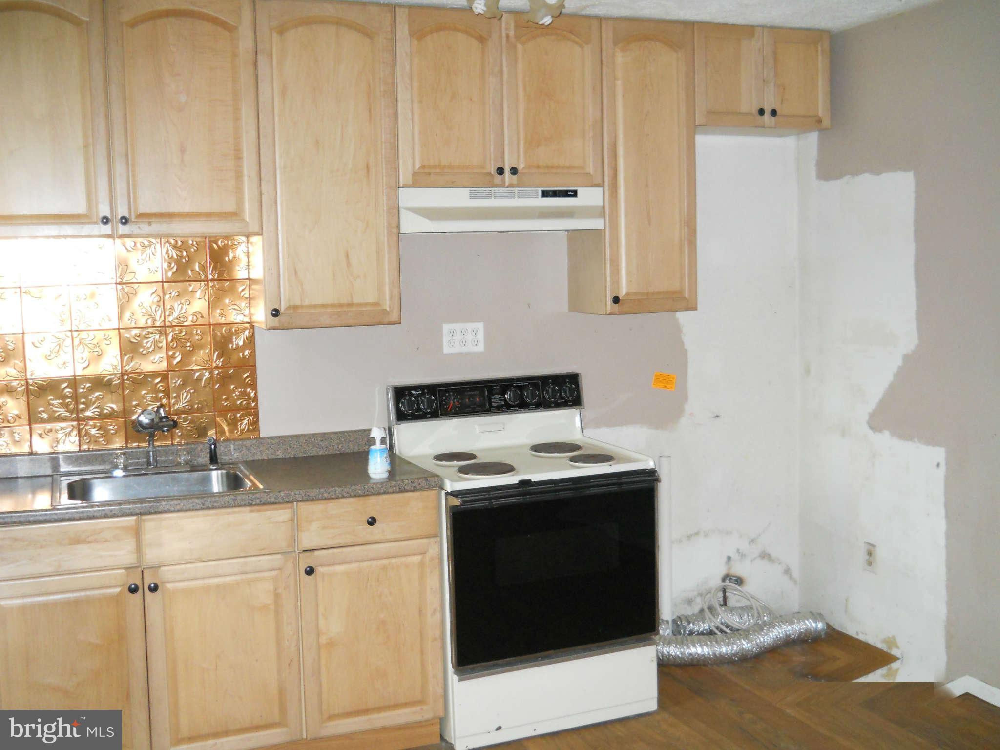 401 Old Home Road Baltimore, MD 21206 - Photo 10 of 18 Kitchen-Photo two