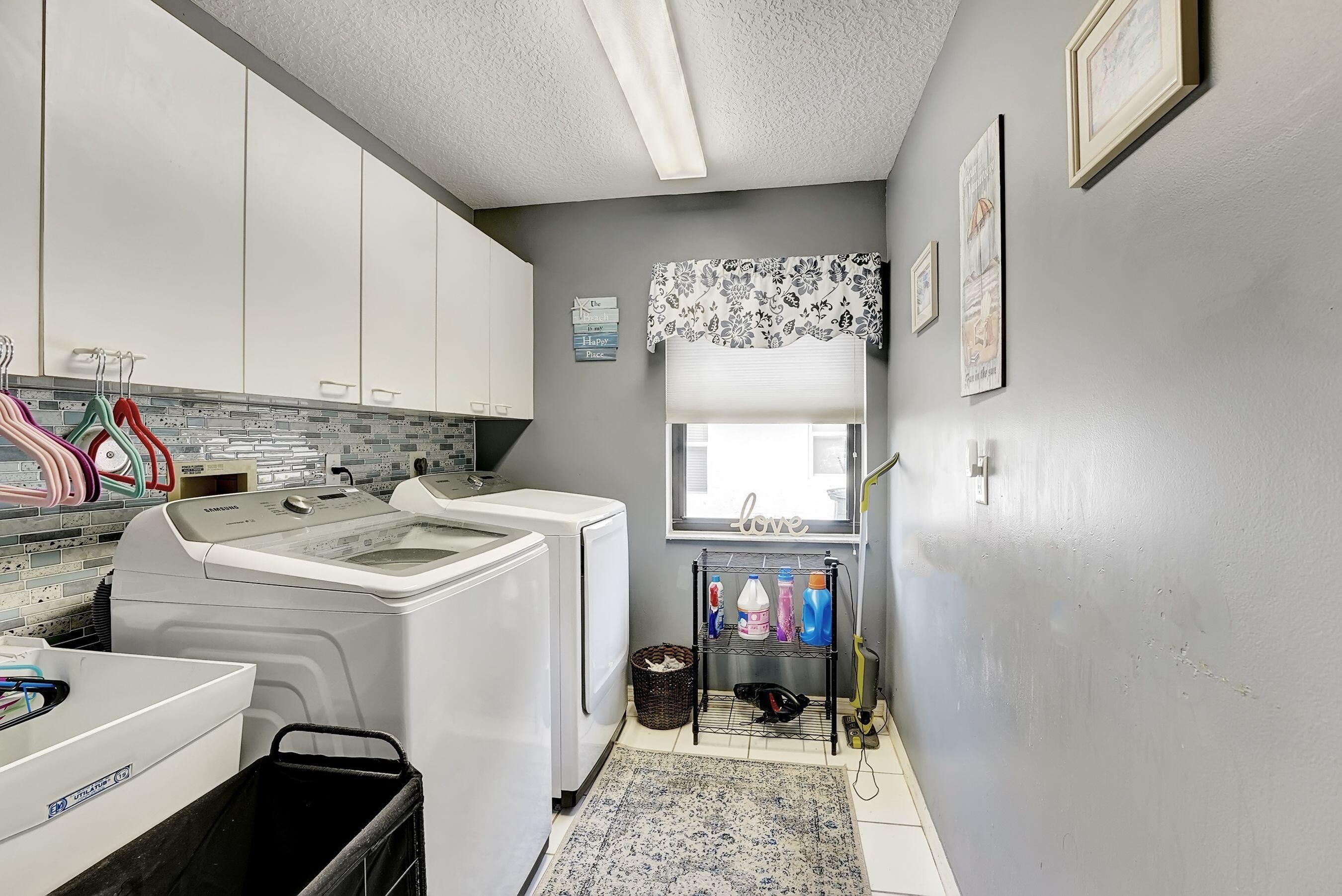 22348 Collington Drive Boca Raton, FL 33428 - Photo 15 of 34 LAUNDRY ROOM