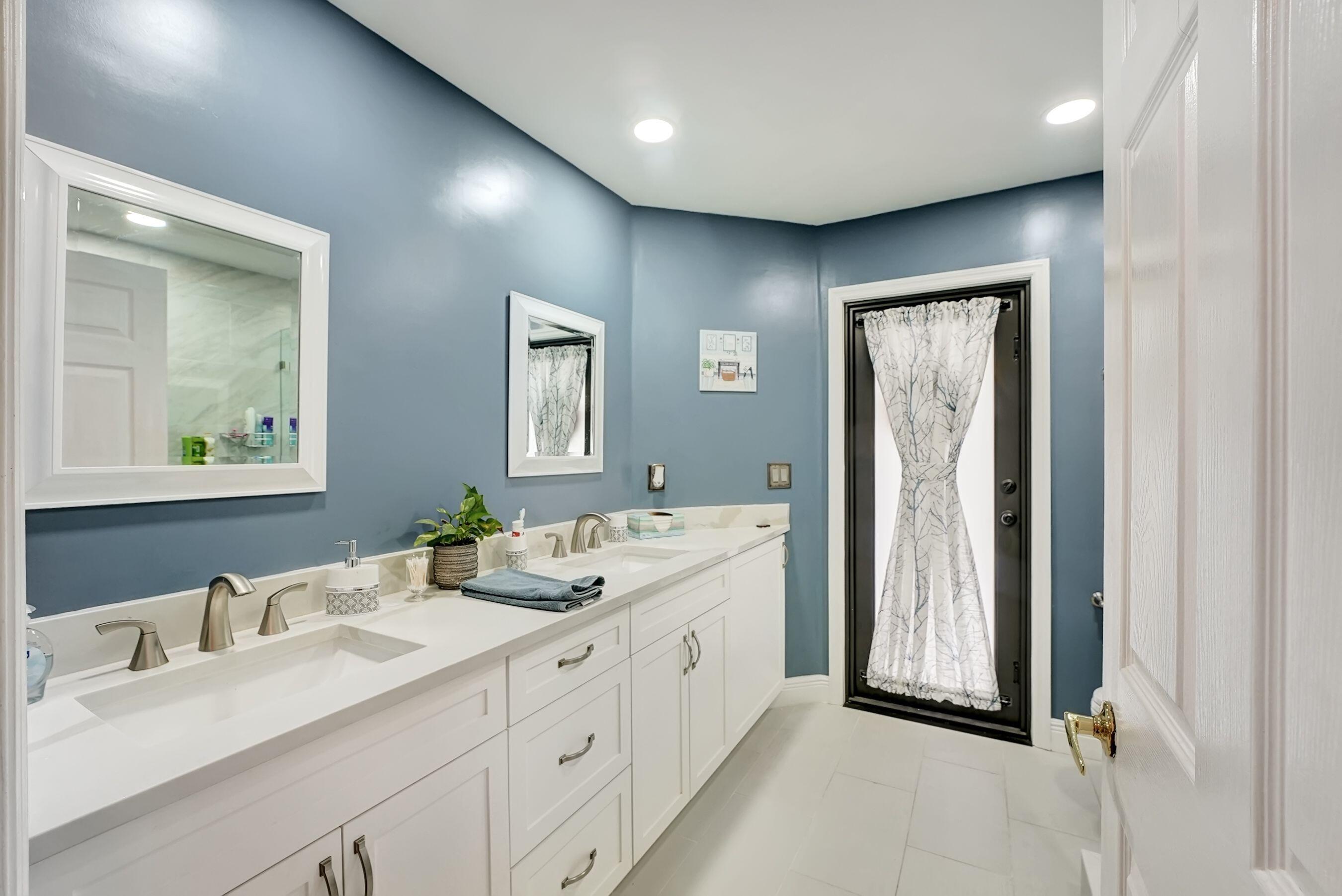 22348 Collington Drive Boca Raton, FL 33428 - Photo 18 of 34 CABANA BATHROOM