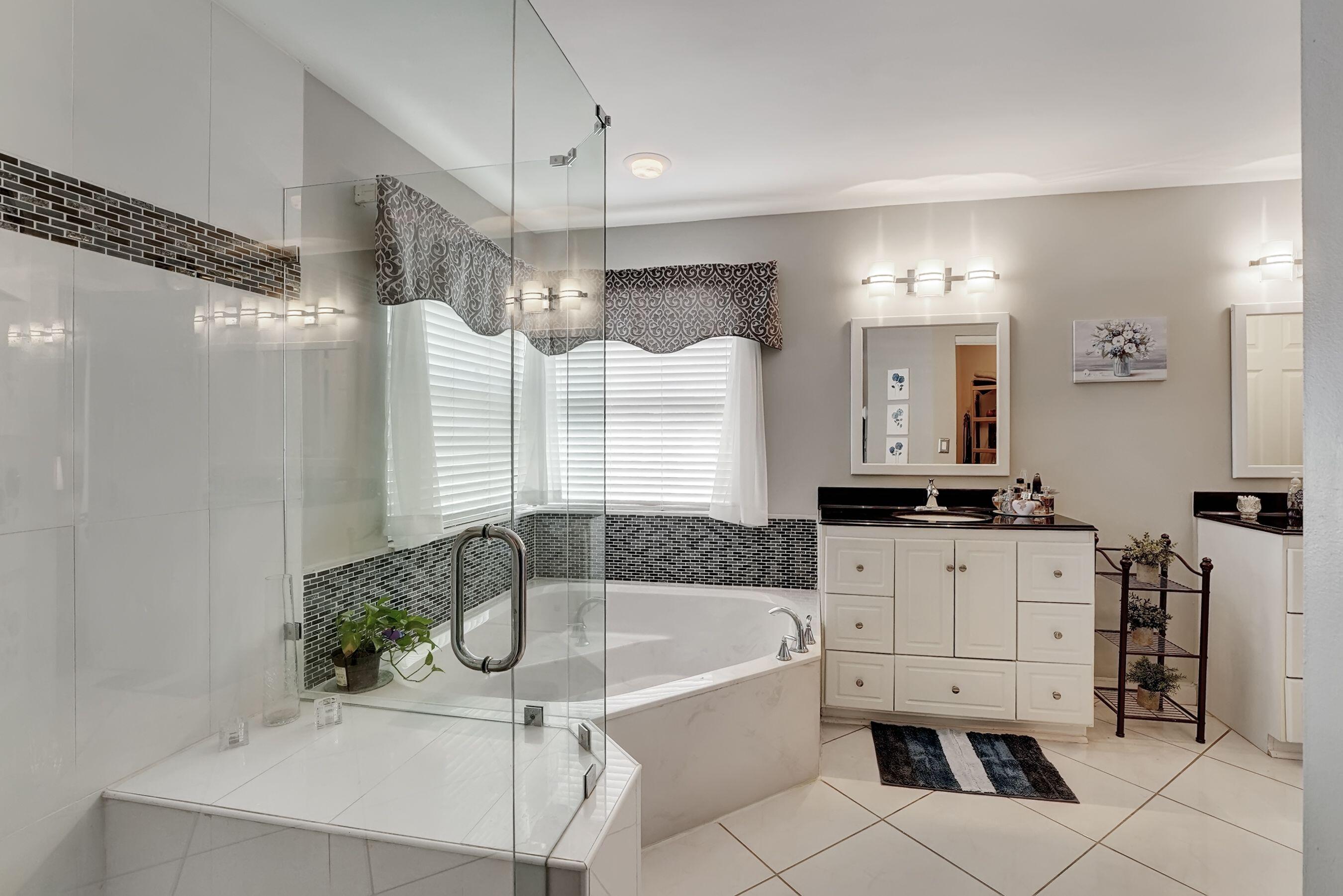 22348 Collington Drive Boca Raton, FL 33428 - Photo 10 of 34 MASTER BATH