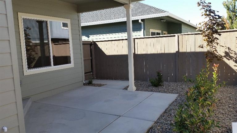 402 Live Oak Loop Central Point, OR 97502 - Photo 7 of 16 Additional Photo